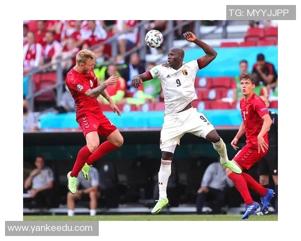 比利时足球明星海报展现璀璨球技与激情瞬间的视觉盛宴